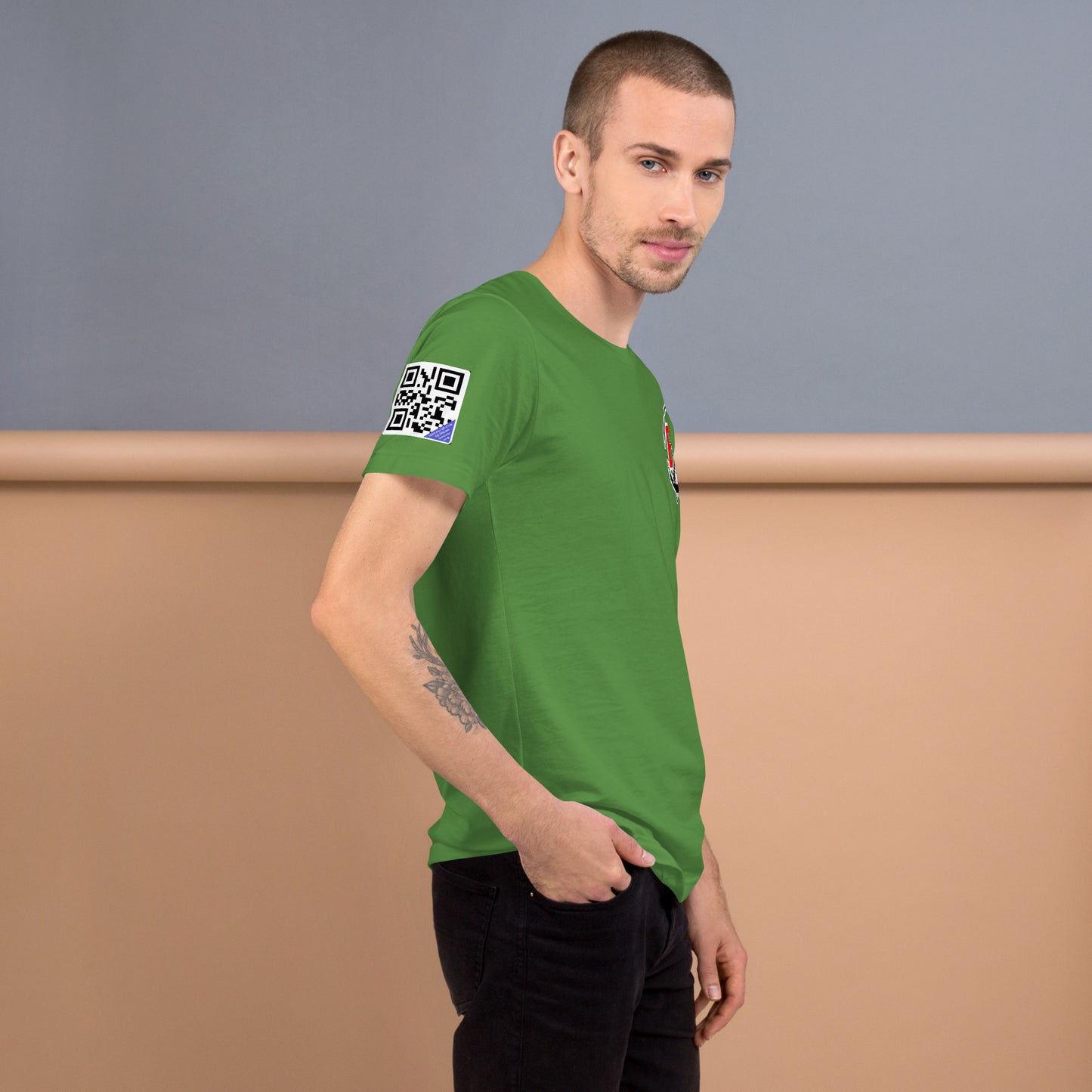 Chest Logo E16 Unisex t-shirt